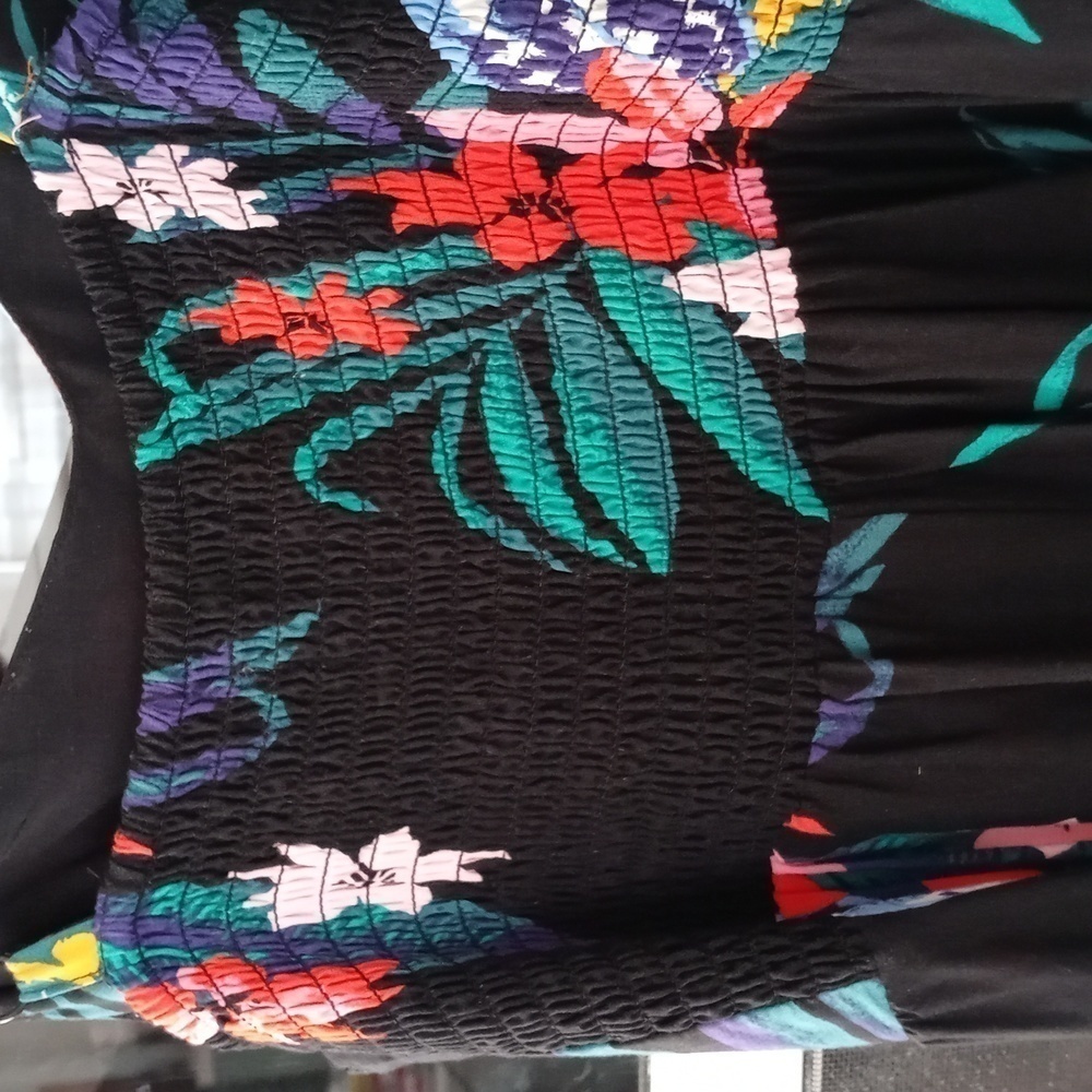 Old Navy medium Cami dress black with floral design - Picture 6 of 7